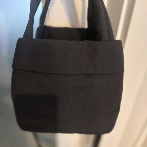 lululemon athletica Black Crossbody Bag - Picture 4 of 9
